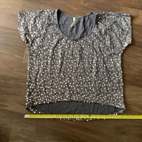 d’closet fully sequined short sleeves blouse - Picture 6 of 7